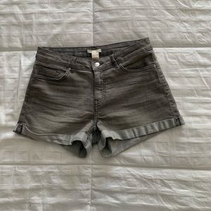 H&M Gray Denim Mini Shorts. Size 6.